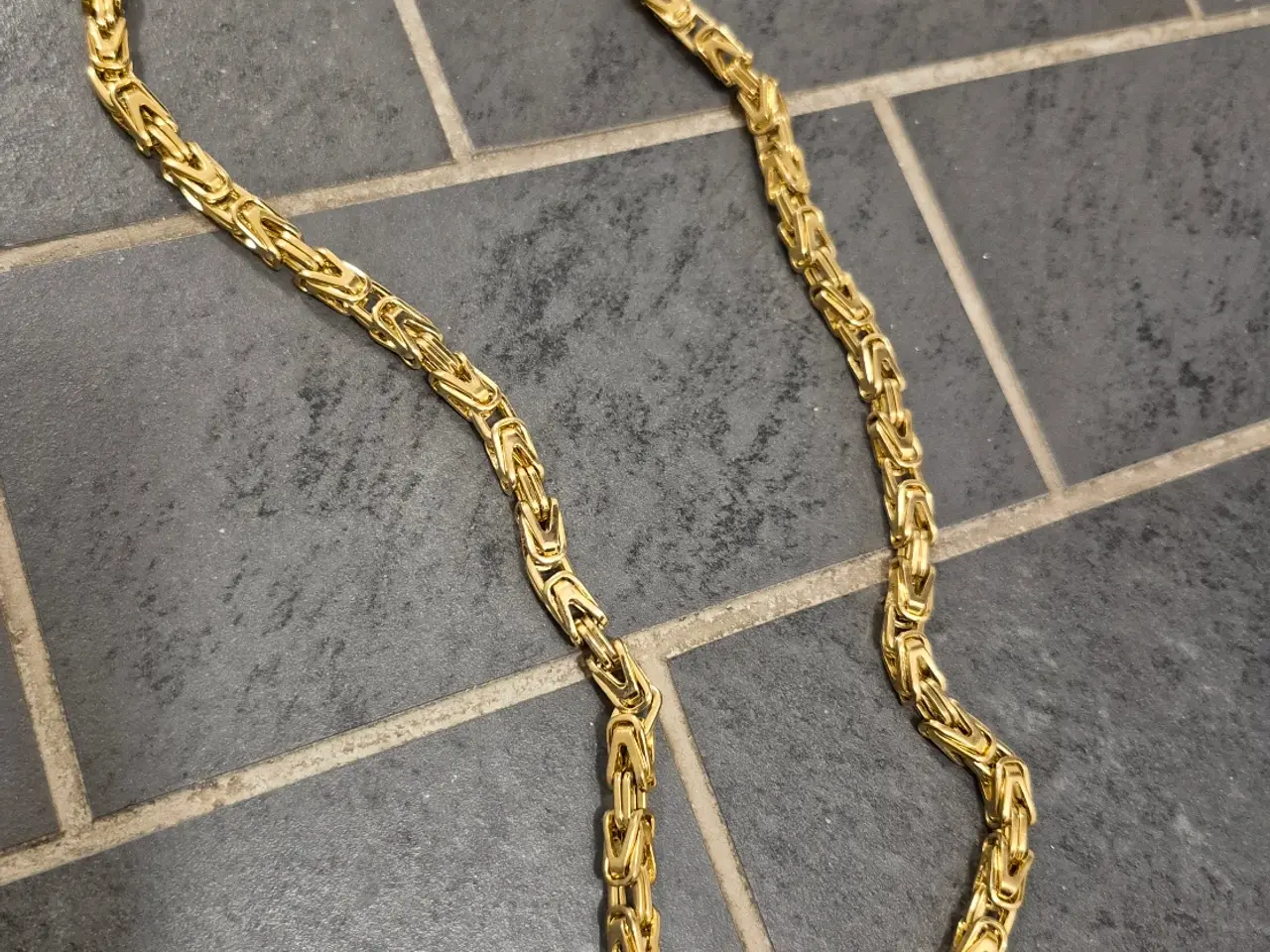 Billede 1 - 6mm firkantet kongekæde, goldfilled.