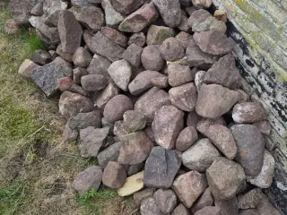 Pigsten /natursten kan afhentes