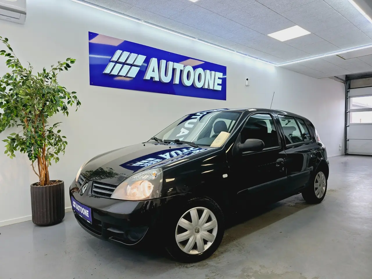 Billede 1 - Renault Clio II 1,2 8V Storia
