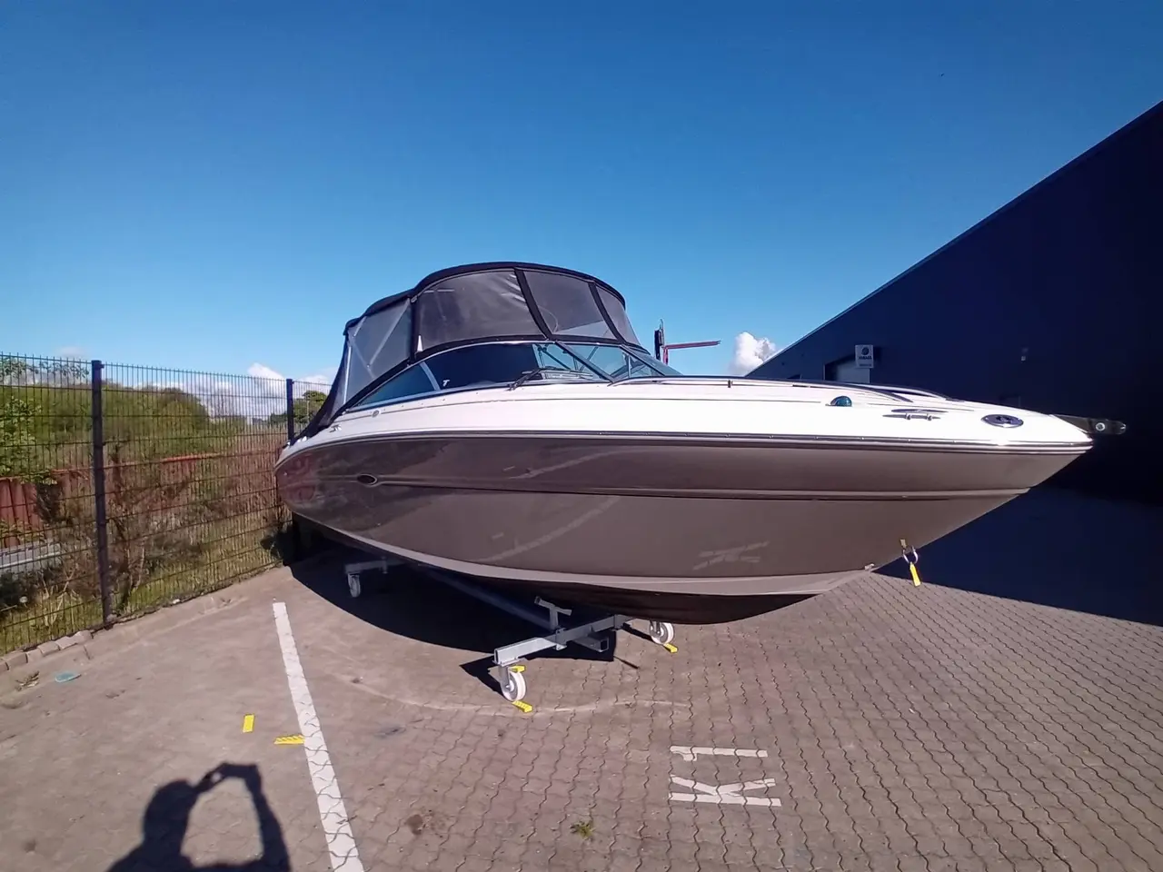 Billede 4 - Searay 220 Sunsport m/ Mercruiser 4.3 - Skarp efterårspris