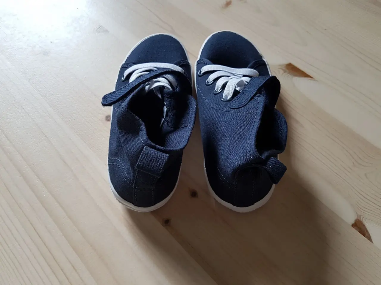 Billede 3 - NYE sneakers - str 28