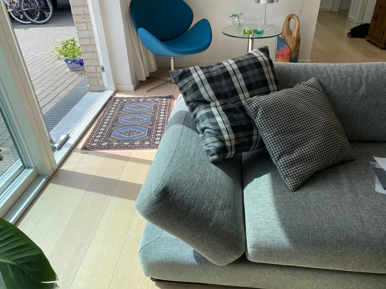 Billede 3 - Hjørnesofa i gråmeleret stof
