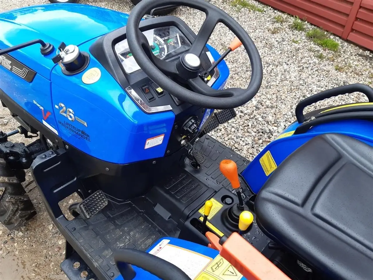 Billede 4 - Solis 26 servostyring og brede traktor dæk