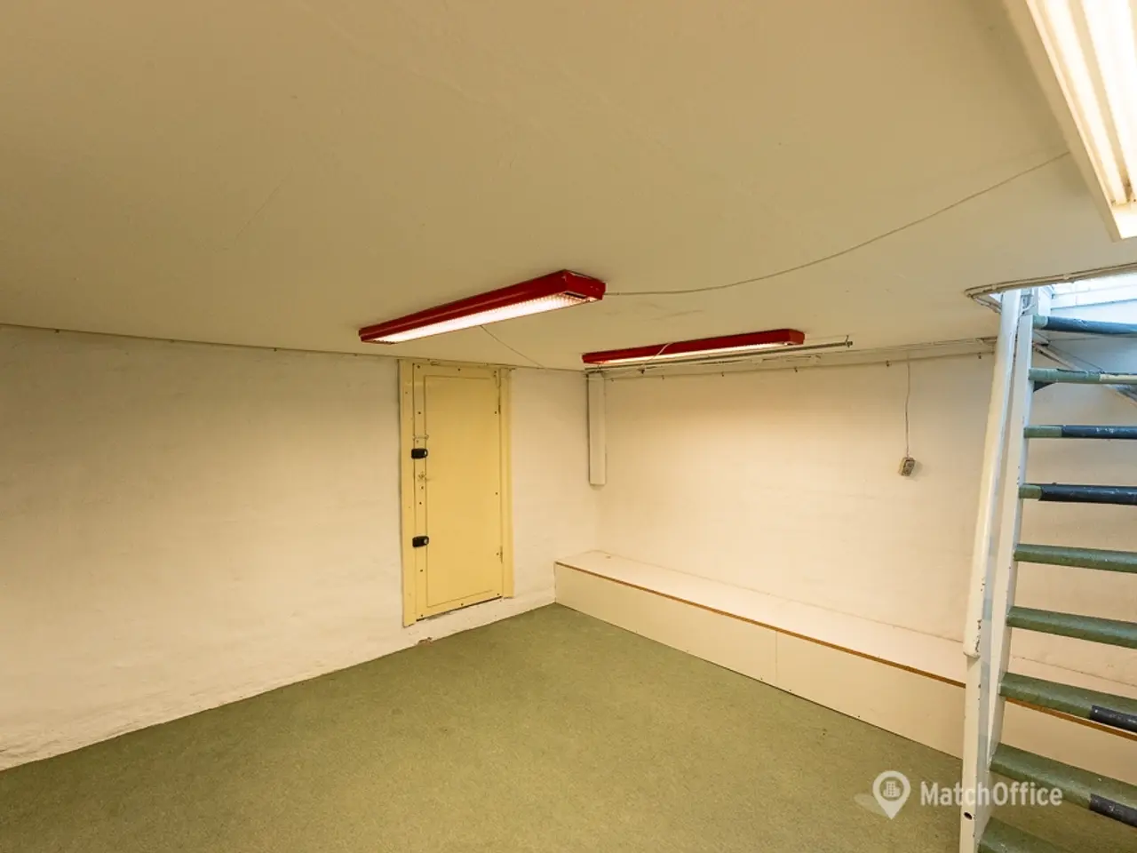 Billede 10 - UDLEJES: Stemningsfuldt butikslokale med facade mod Ordrupvej i Charlottenlund