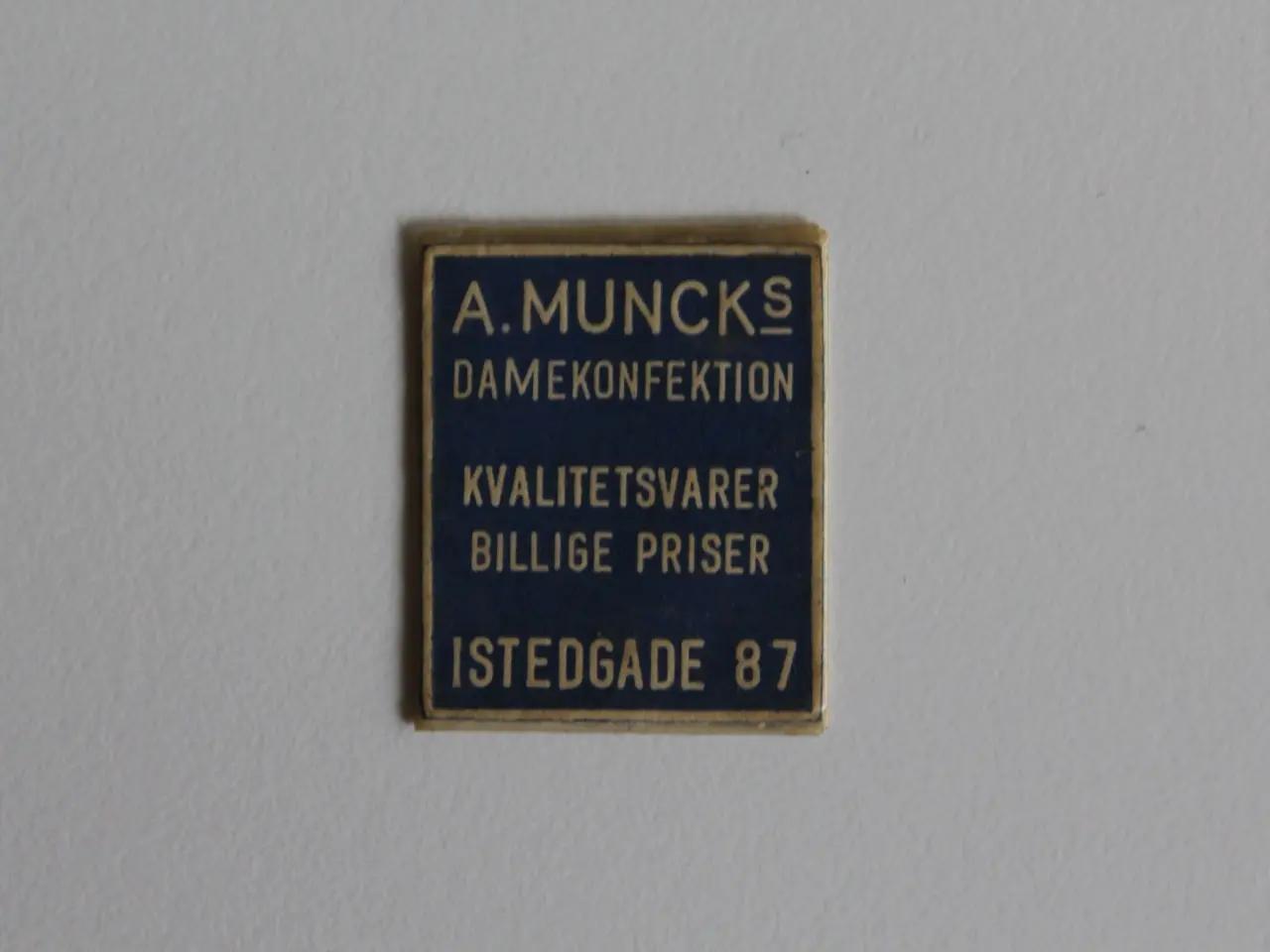 Billede 1 - Frimærkepenge: A. MUNCKS damekonfektion