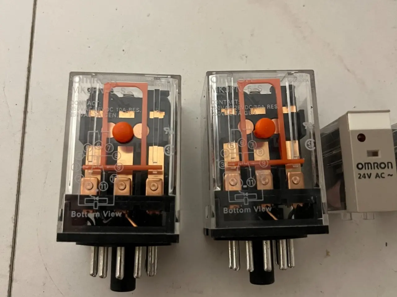 Billede 4 - Omron relæ parti 24V AC/DC MK3P-I + Sockets parti
