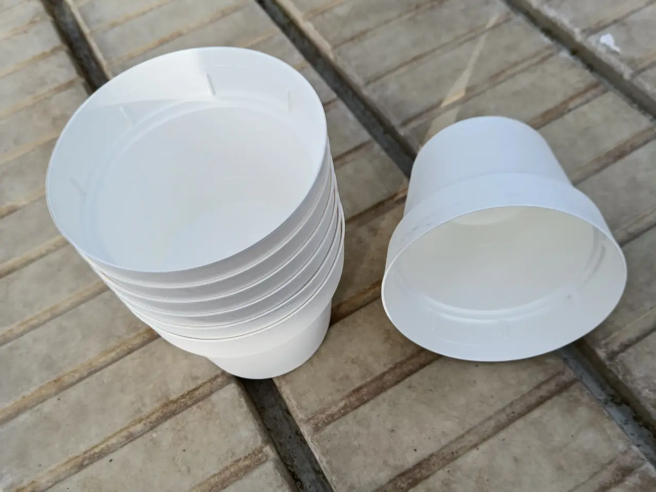 Billede 1 - Plast potte til drivhuset
