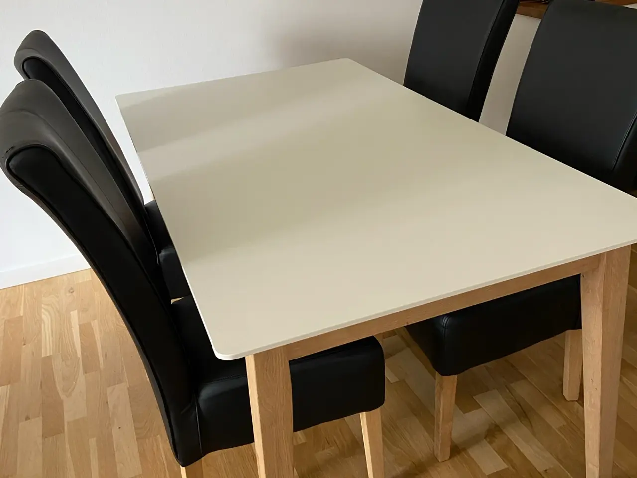 Billede 2 - Spisebord sælges