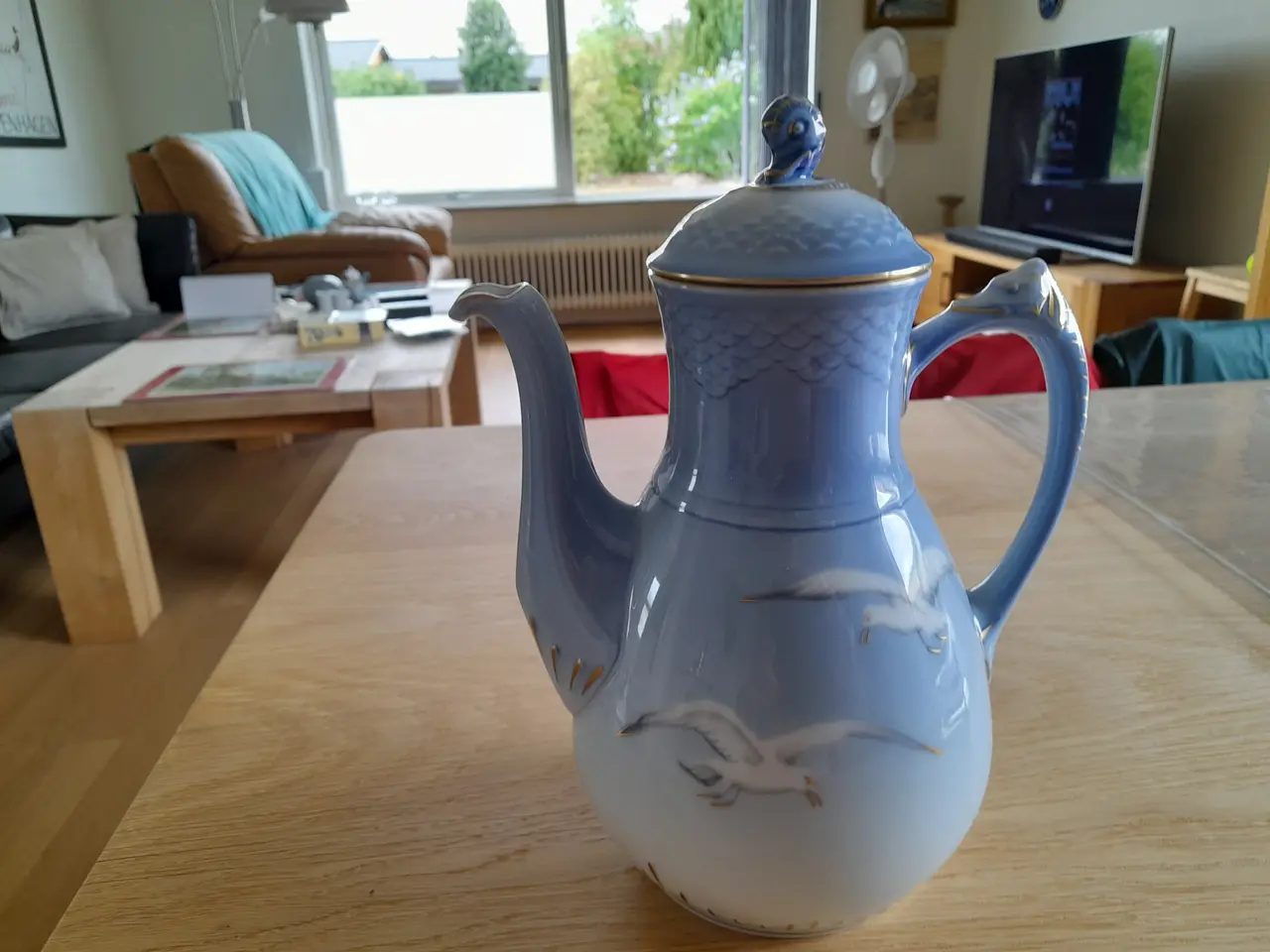 Billede 1 - Måge med guld kaffekande.