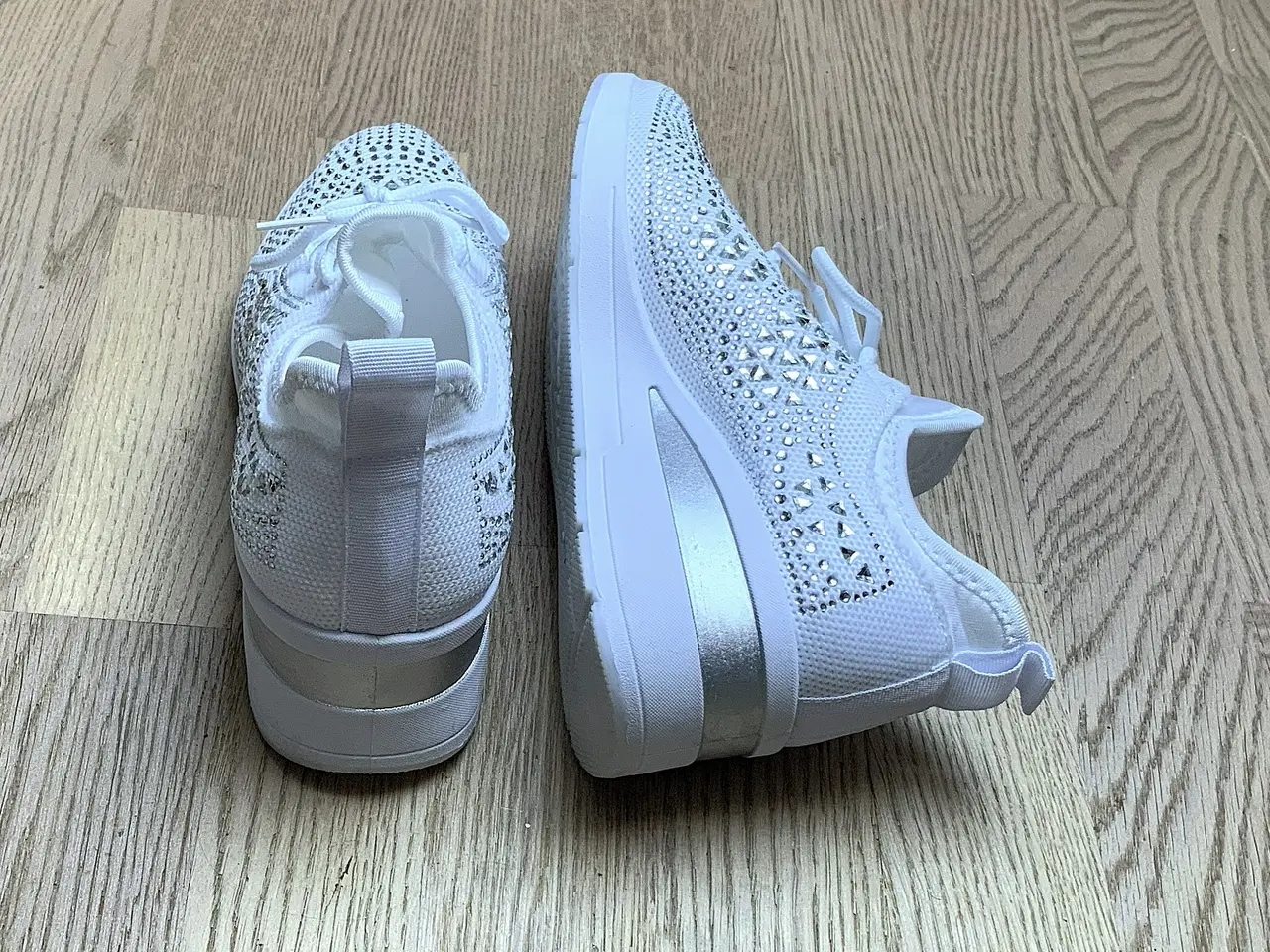 Billede 3 - Sneakers med blanke sten