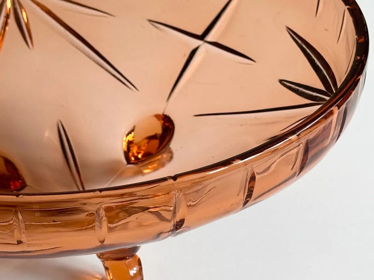 Billede 7 - Rosa glasskål m 3 fødder