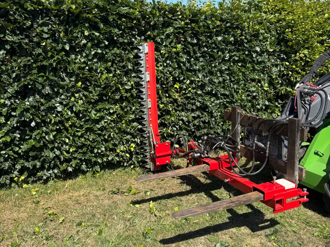 Billede 3 - Hydraulisk hækkeklipper