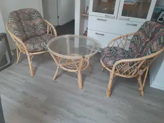 Kurvestole og bord