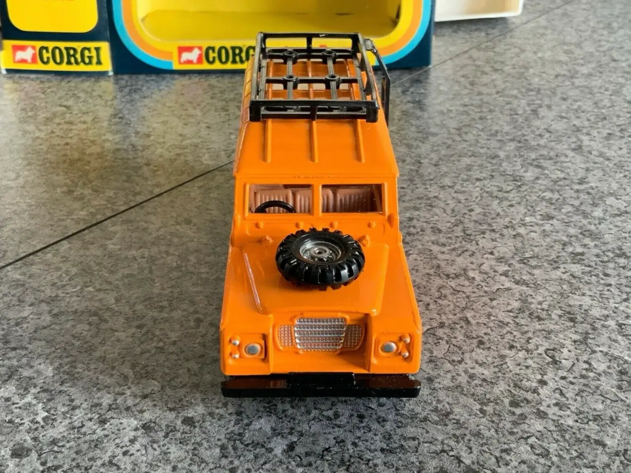 Billede 3 - Corgi Toys No. 421 Land Rover 109 W.B. scale 1:36