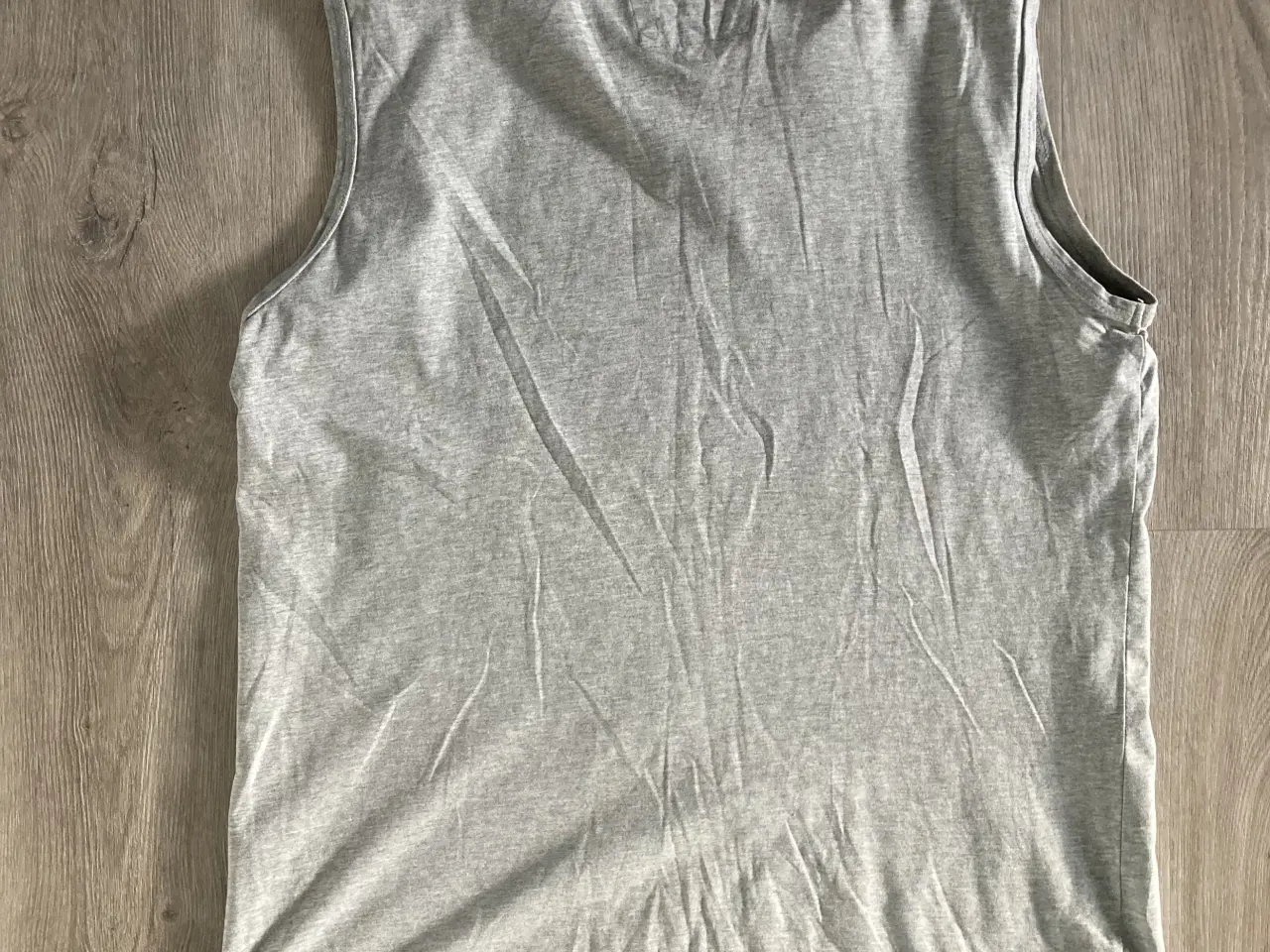 Billede 2 - Tanktop i str. XL fra Huzar
