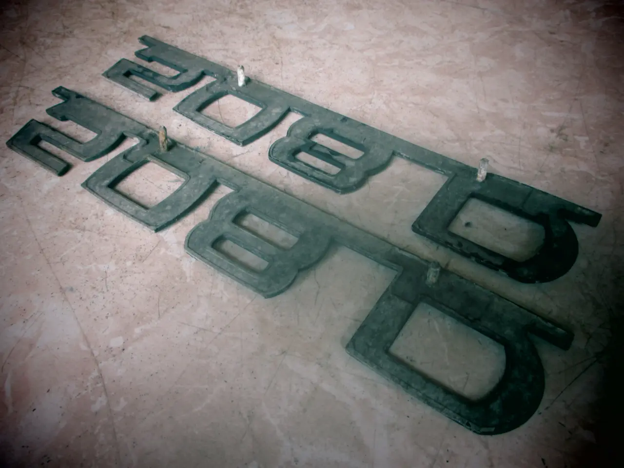Billede 4 - Brugte emblemer Mercedes 508 D