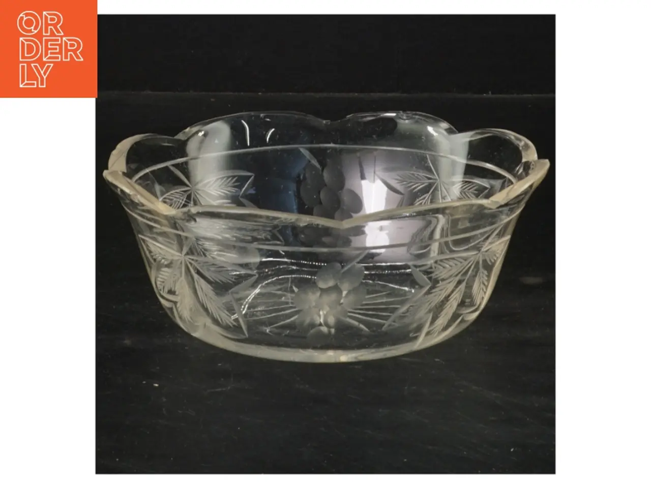 Billede 1 - Glasskål med bladmønster (str. Ø 16x6 cm)