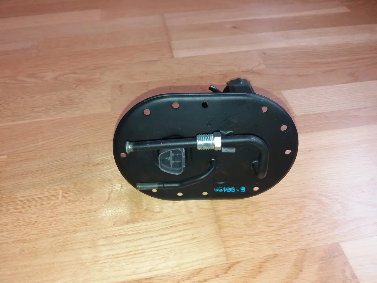 Billede 5 - Beslag brændstofpump Toyota Carina /Corona mf.