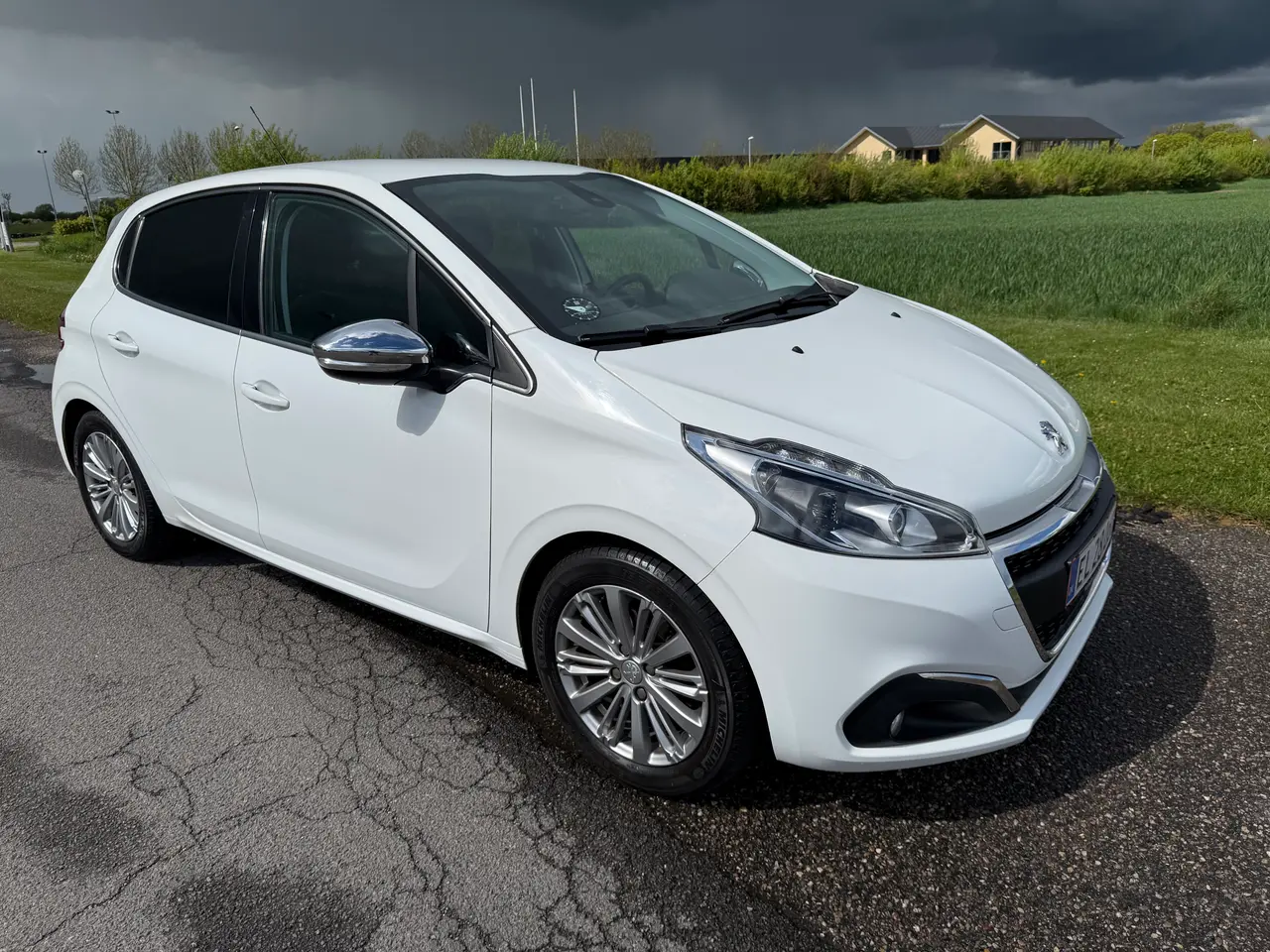 Billede 4 - Peugeot 208 allure i hvid med krom
