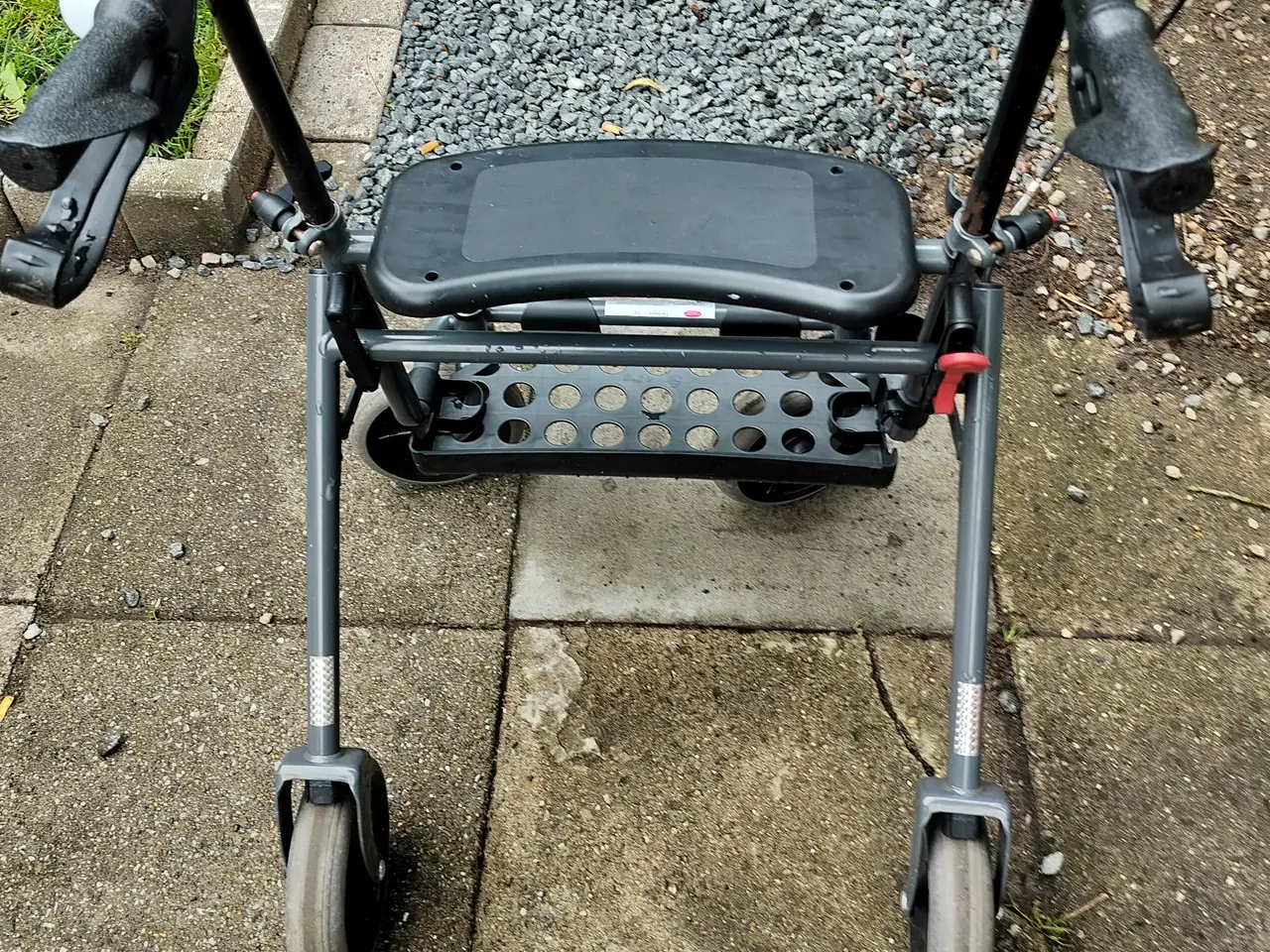 Billede 3 - Rollator Rehaforum Actimo Basik - med sæde og kurv