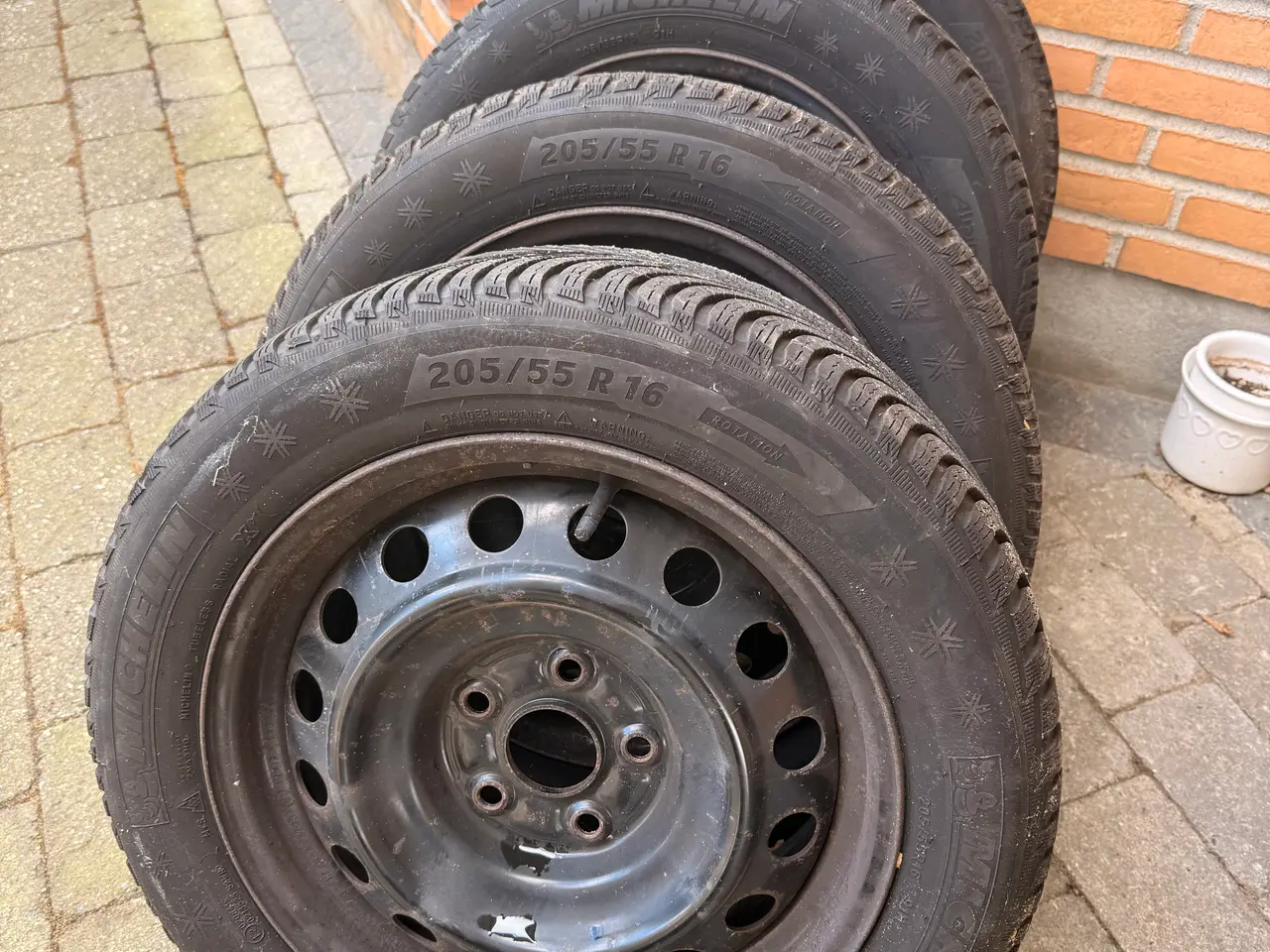Billede 1 - 4 stk. Michelin vinterdæk på stålfælge