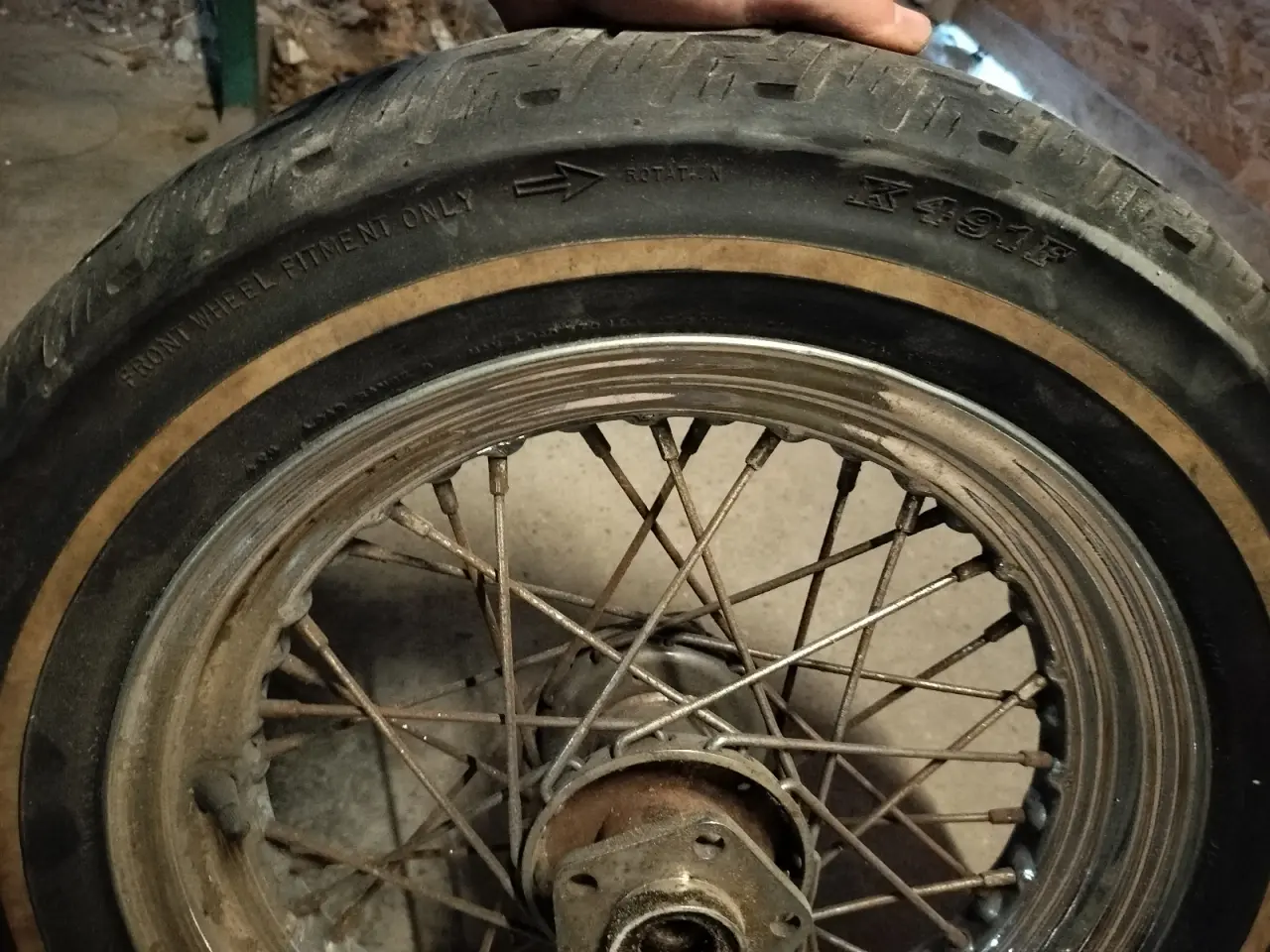 Billede 7 - Harley Davidson, to stk 16" hjul.