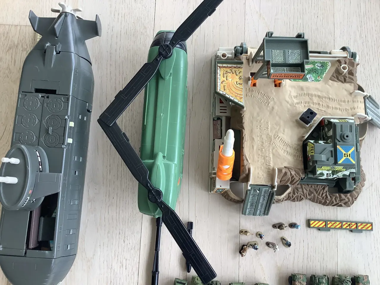 Billede 2 - Militær levesæt med base, helikopter mv.
