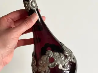 Antik karaffel uden prop, aubergine