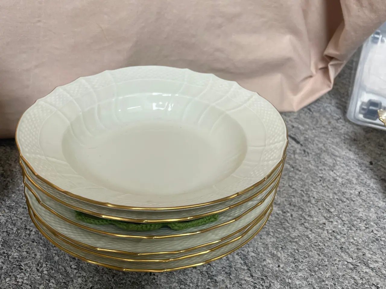 Billede 4 - Royal Copenhagen hvidt stel med.guldkant