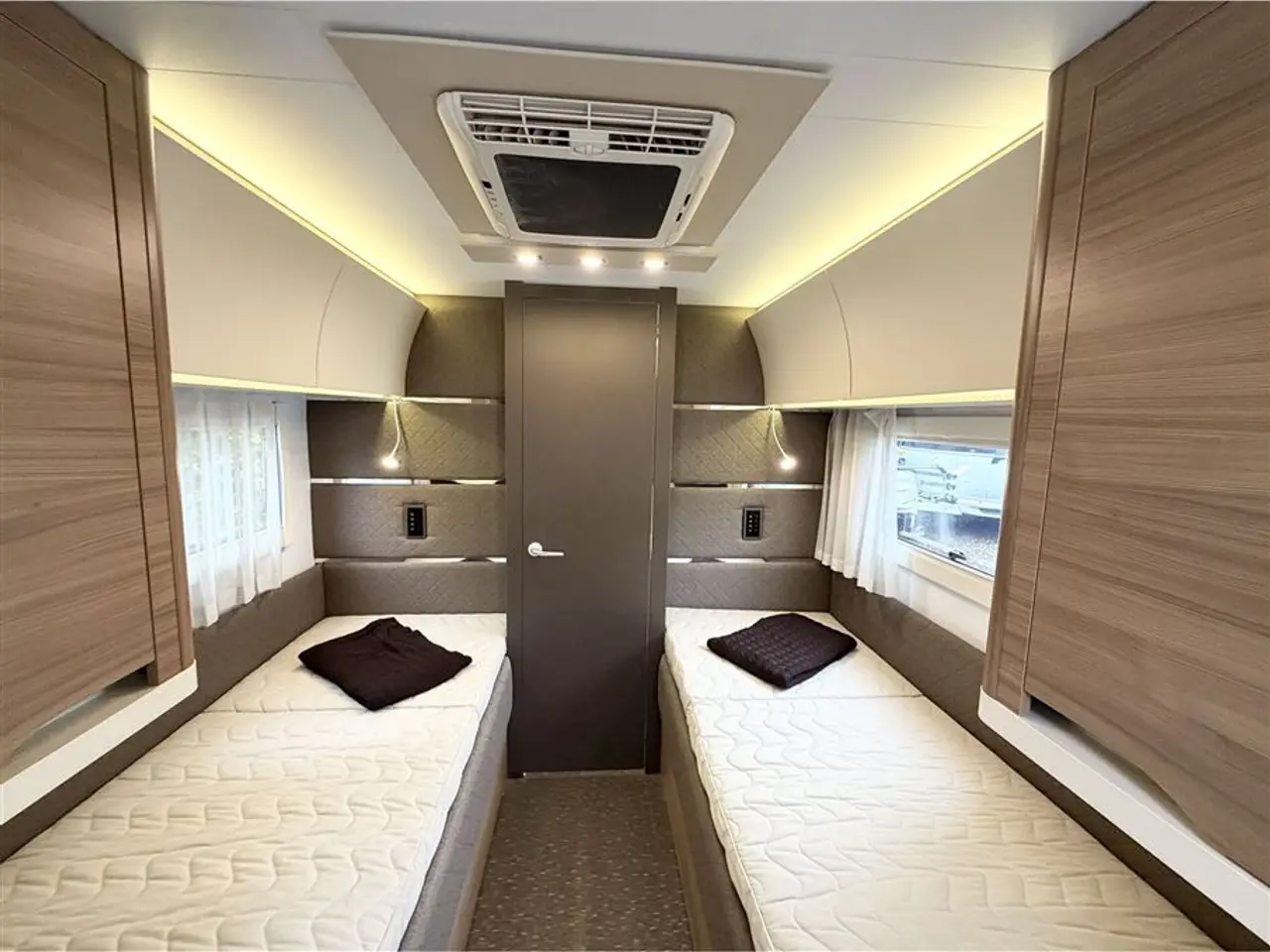 Billede 16 - 2016 - Adria Alpina 613 UT   Enkeltsenge-Endebad-Alde-Gulvvarme-Mover