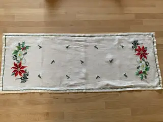 Julebordløbere i korsstingsbroderi