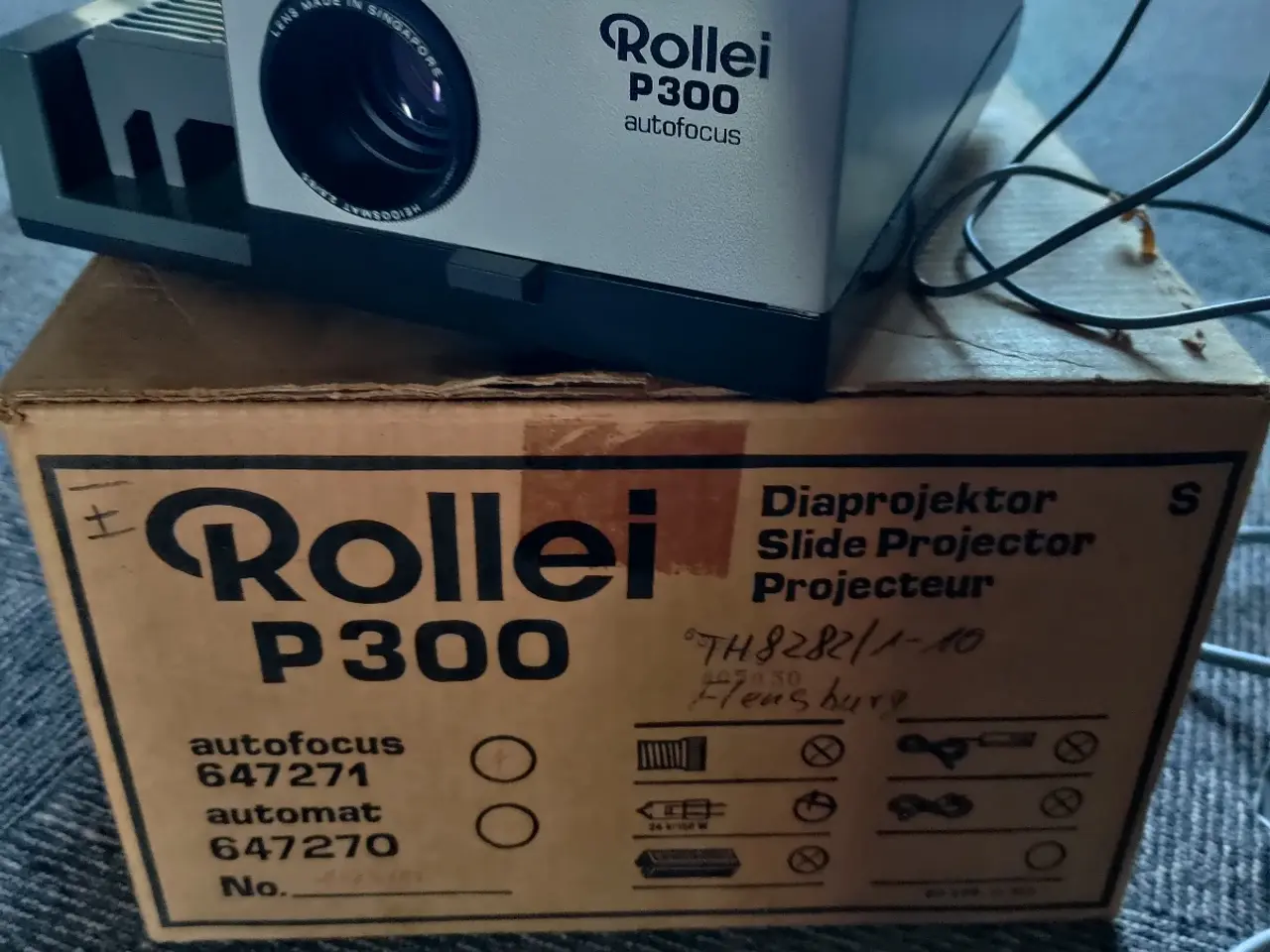 Billede 3 - Diaprojektor +skærm og kasser til lysbilleder