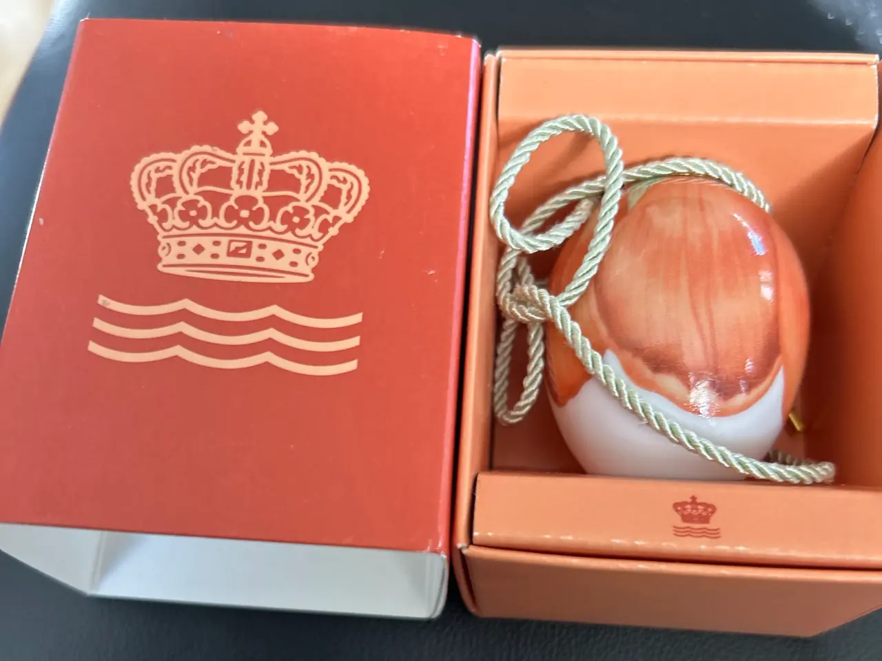 Billede 1 - Royal æg. 2020 kvæde blade ny i æske