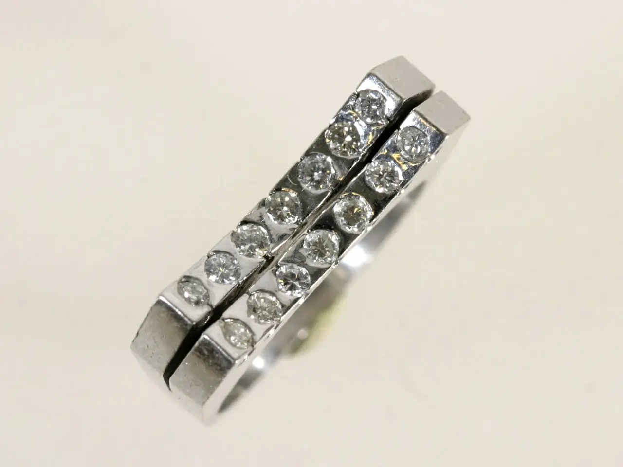 Billede 3 - Ring i hvidguld 18 kt. med brillianter