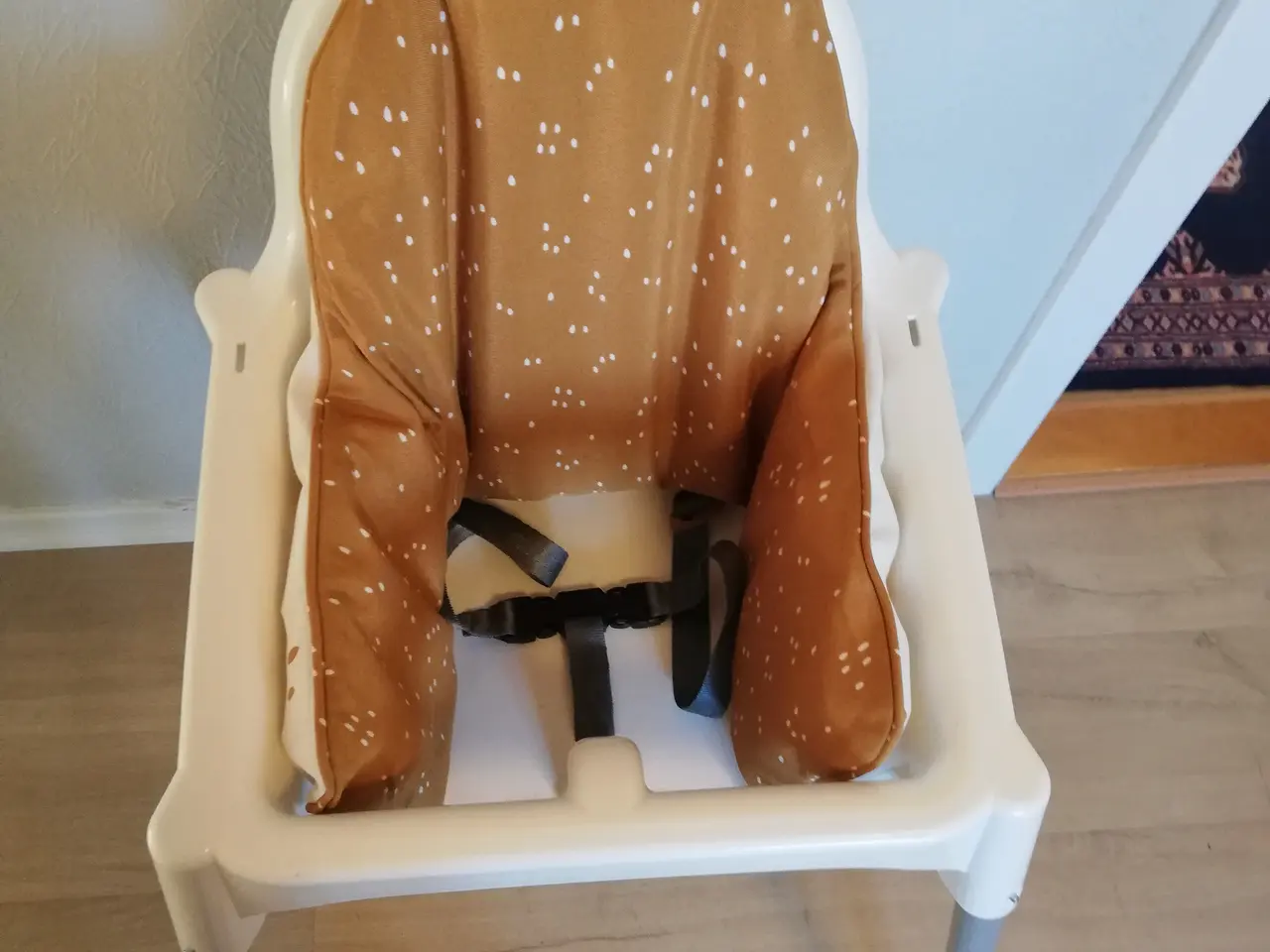 Billede 3 - Ikea højstol med bord, sele og ryghynde 