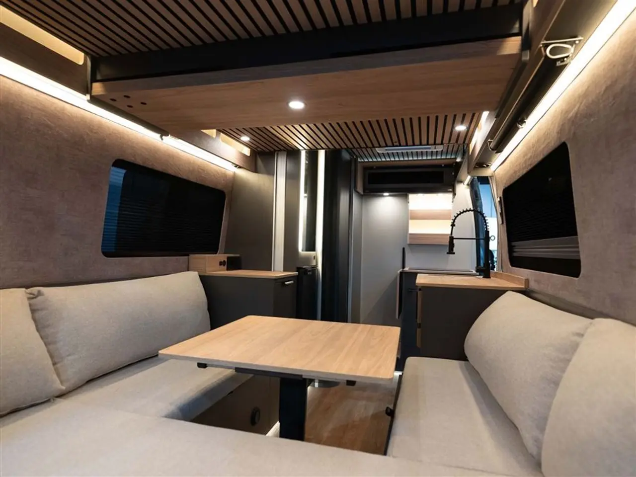 Billede 18 - 2027 - Nomade Nation Space S STEALTH VAN MED LOUNGE I SKANDINAVISK DESIGN