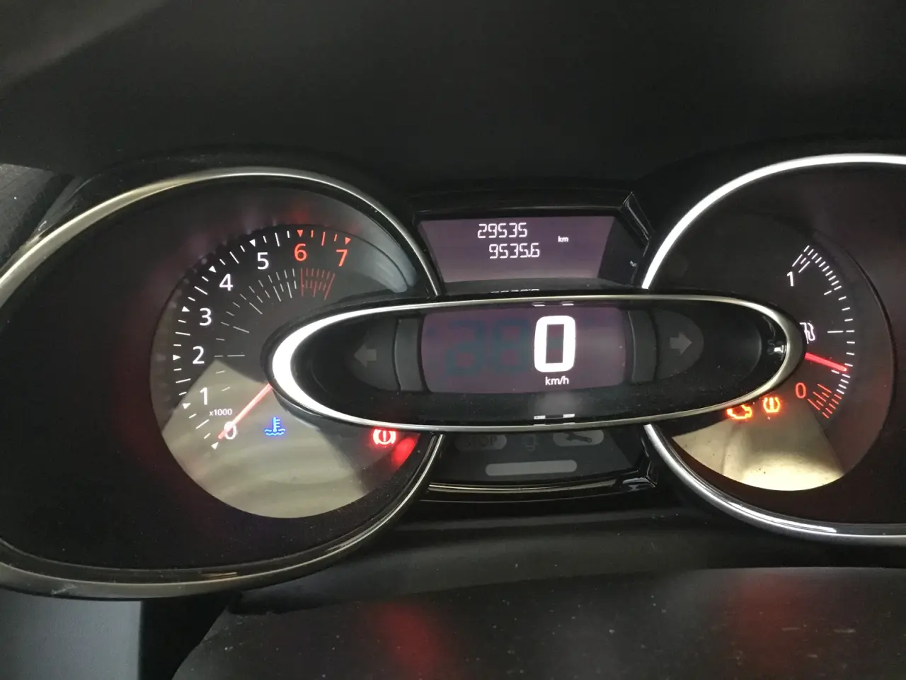 Billede 11 - Renault clio 90 hk. 1.ejer som ny km 28.500