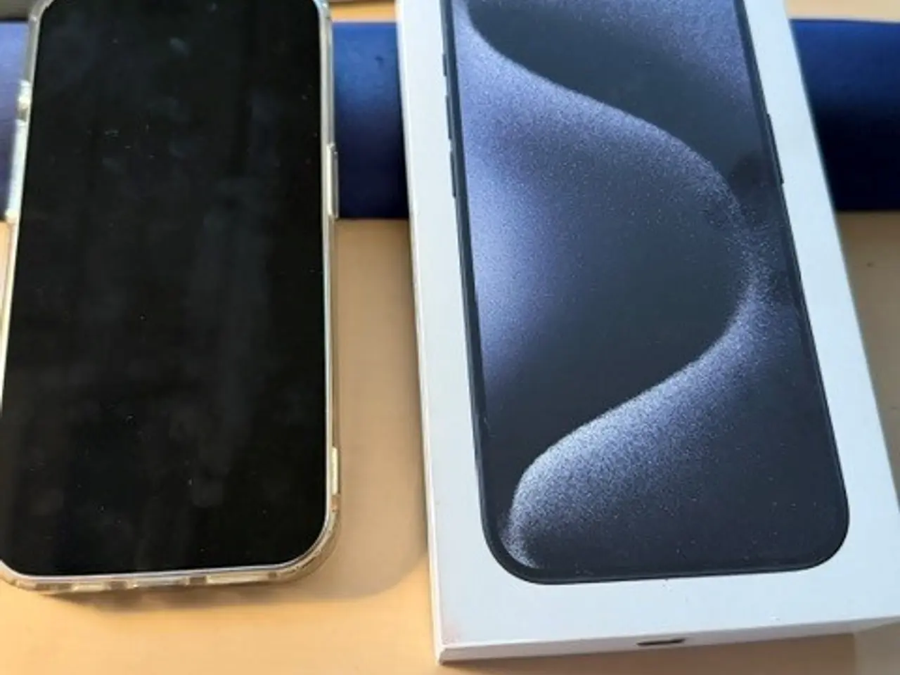 Billede 1 - iPhone 15 pro 128 GB, sælges