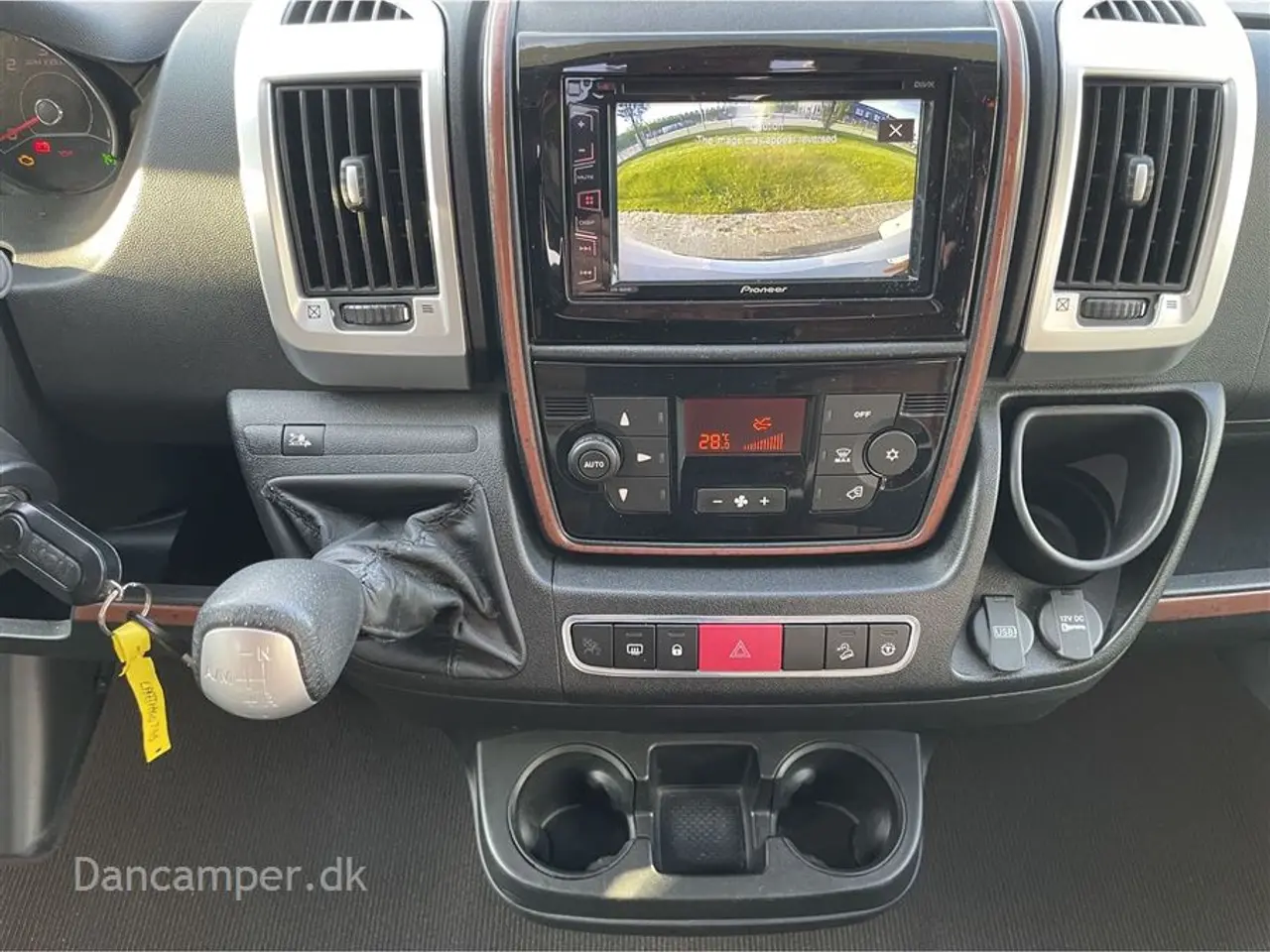 Billede 9 - 2016 - Carthago c-tourer T143 LE Luksus camper - med enkeltsenge og automatgear.
