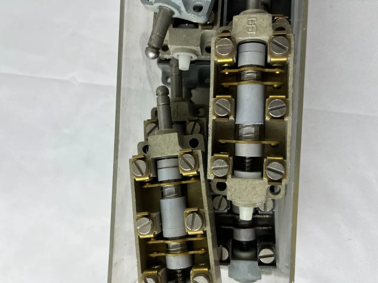 Billede 8 - Pneumatic ventil Manifold parti – Spring‑Plunger