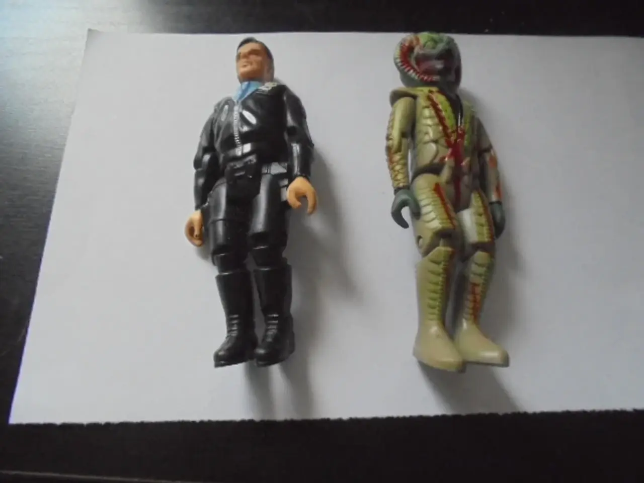 Billede 1 - Plastfigur – Captain Scarlet  God stand  