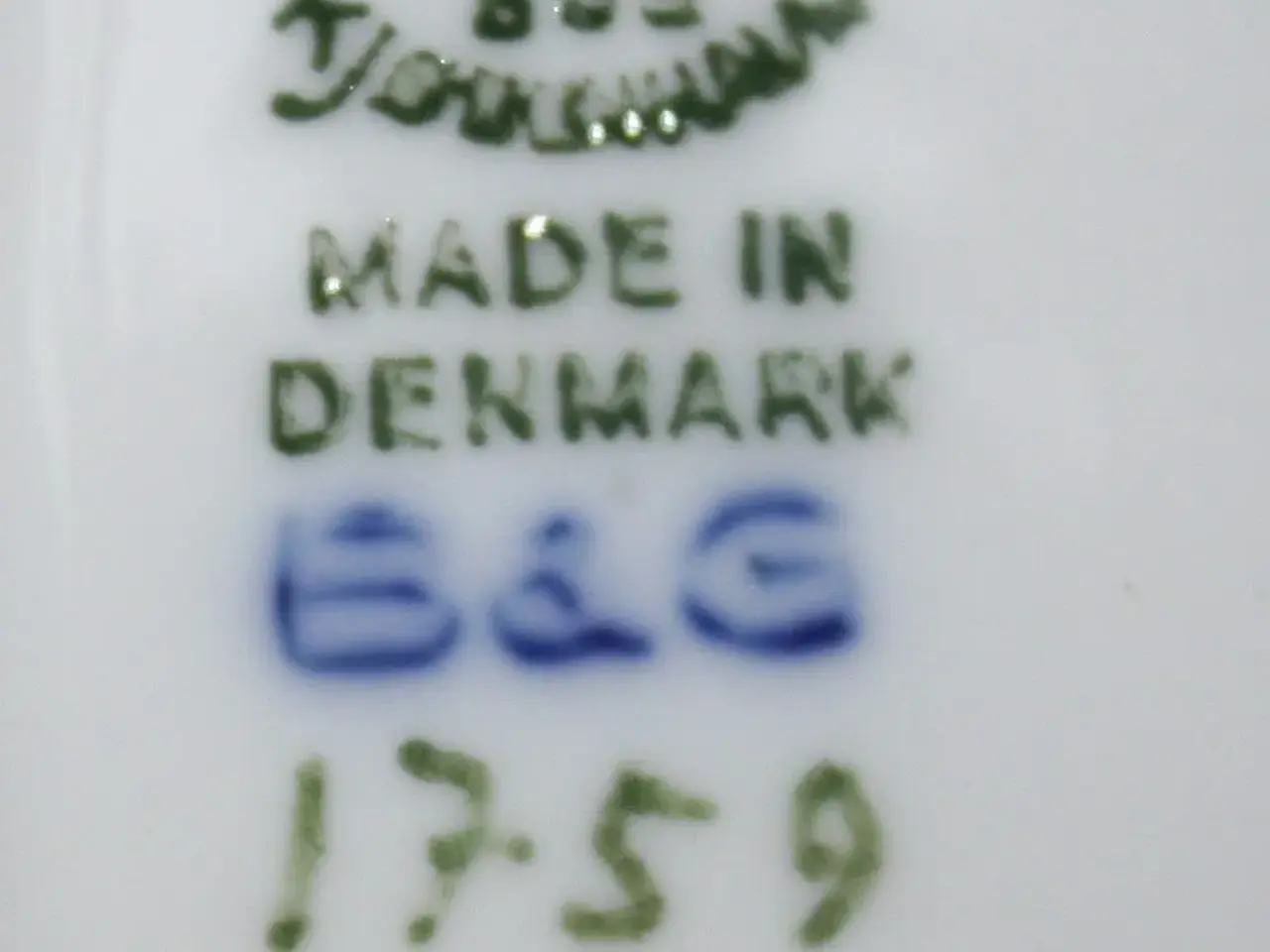 Billede 7 - Dreng, der knapper bukserne, figur B&G
