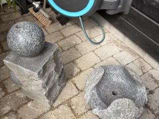 2 Granit springvand med tilbehør.