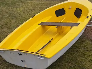 sjov og hyggelig strandjolle, med trailer