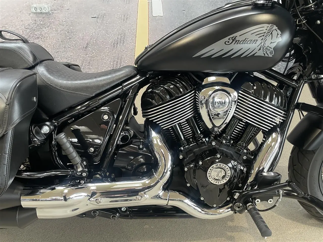 Billede 6 - Indian Chief Bobber Dark Horse 116"