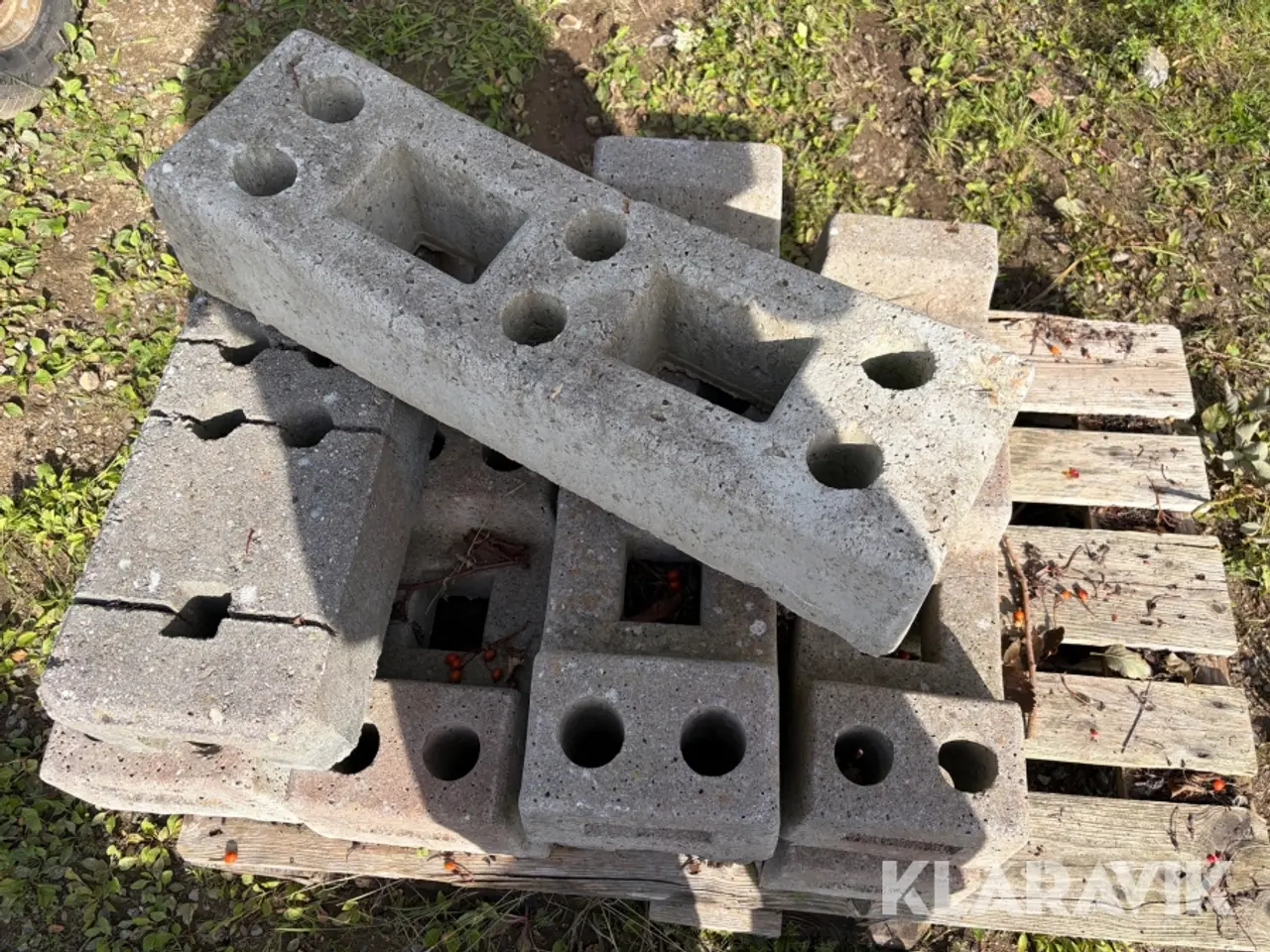 Billede 12 - Beton klodser til hegn 30 styk