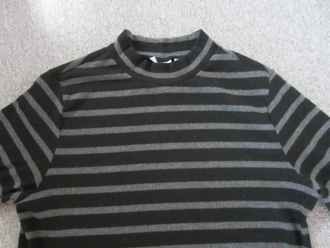 Billede 2 - Smart bluse - trøje fra Pigalle i str. M
