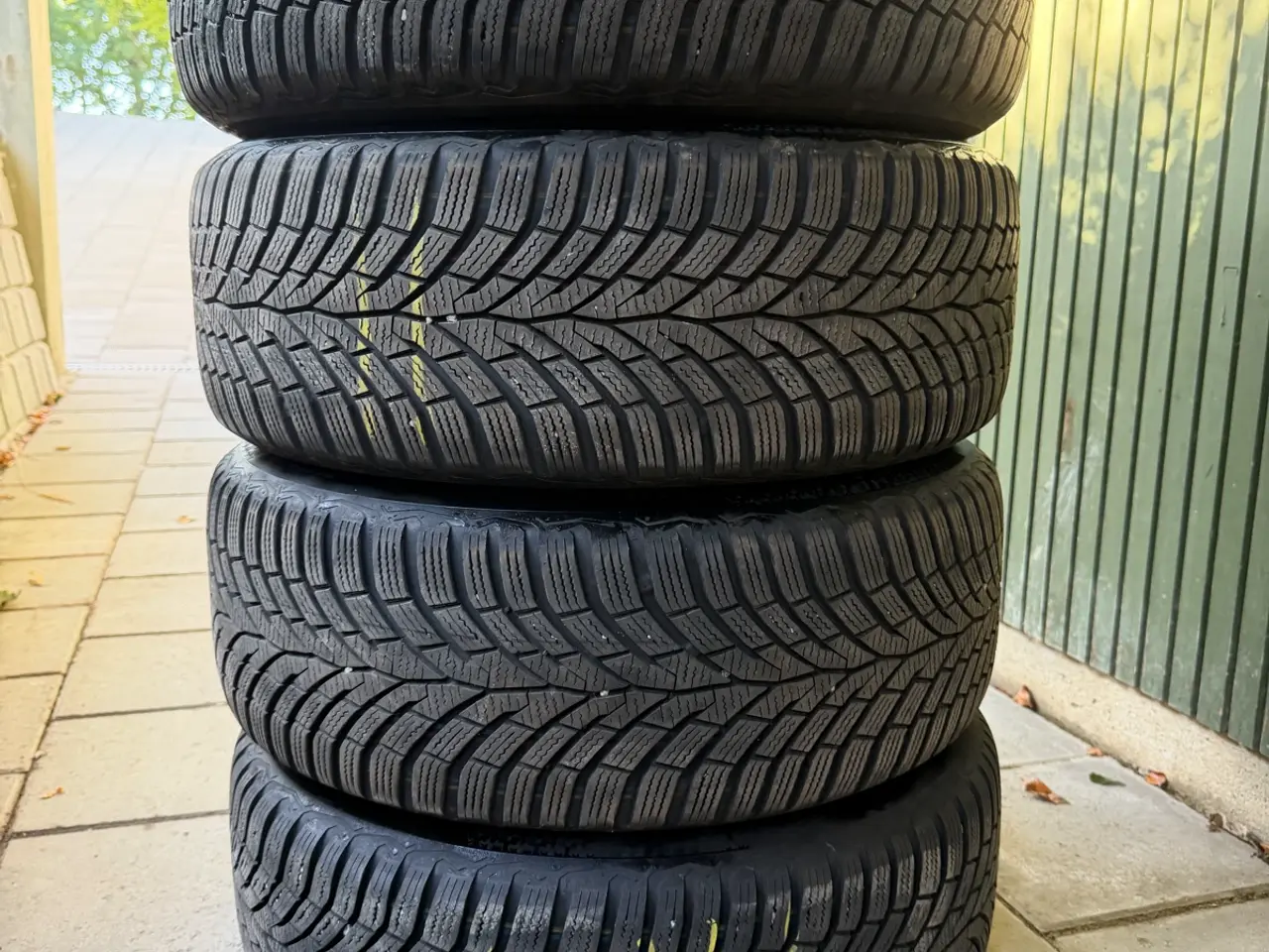 Billede 3 - 16” Originale Ford stålfælge med Conti vinterdæk