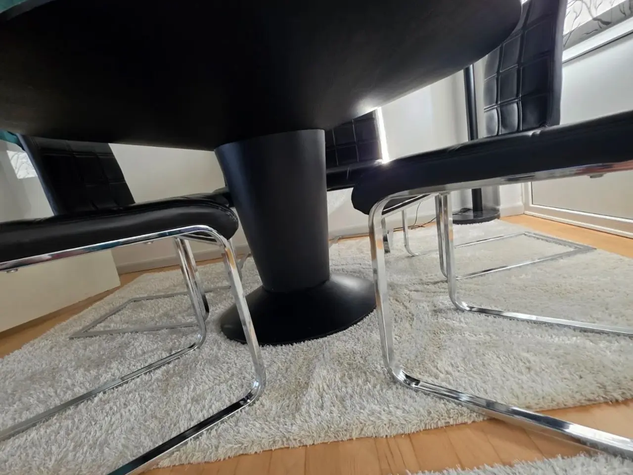 Billede 3 - Rundt Spisebord ø150