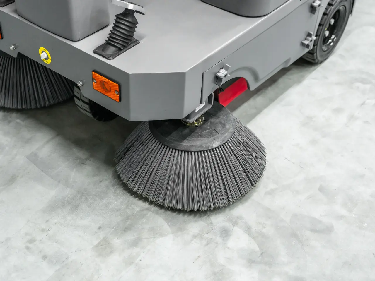 Billede 22 - CleanMaster Ultimate ride-on fejemaskine – 8800 m²/t